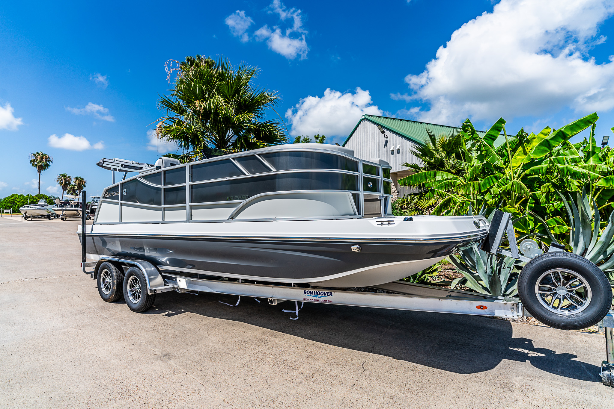 2027 HURRICANE 2027 FUNDECK 2260 REF - Image 1