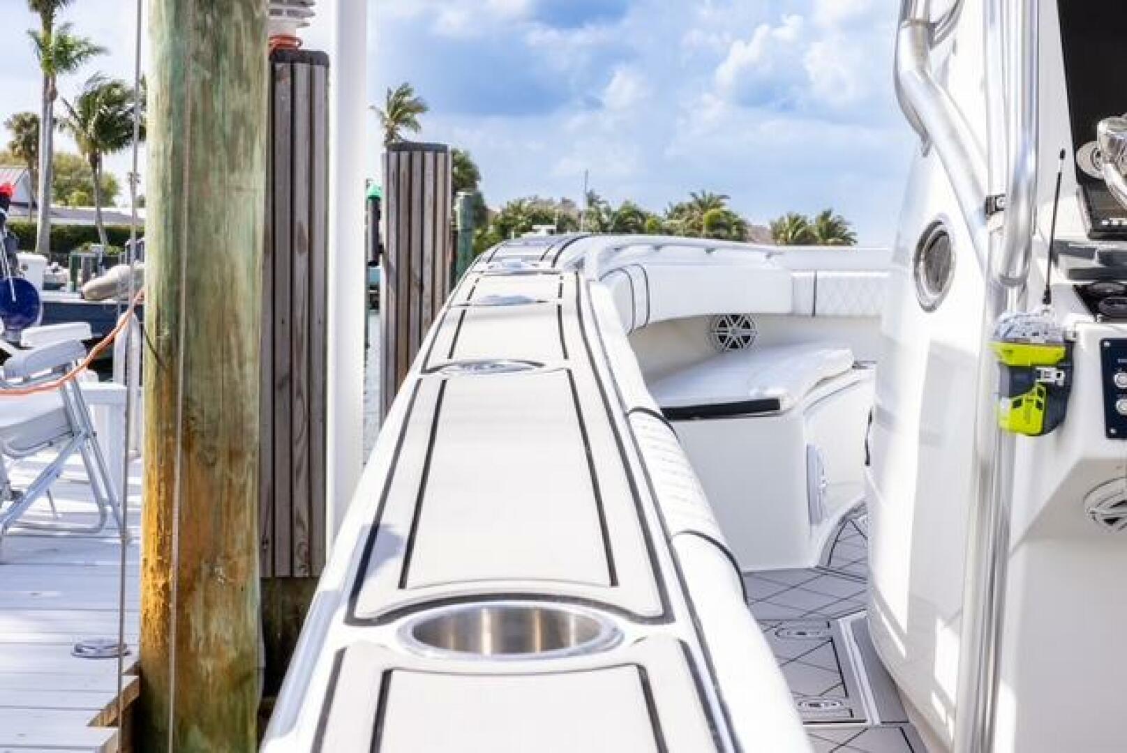 2007 Spectre 37 Center Console - Image 34