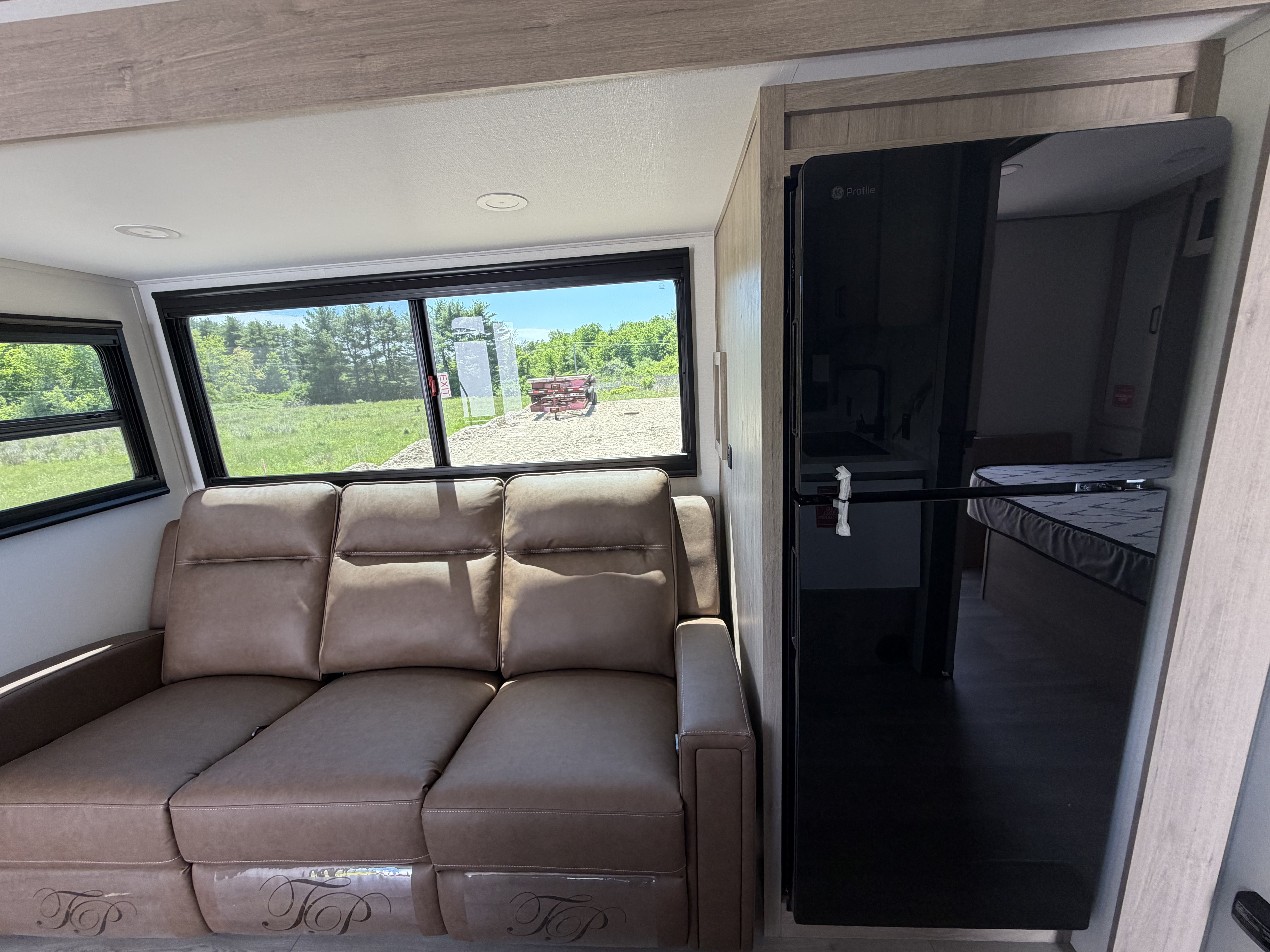 2027 Grand Design Imagine 2300MK - Image 12