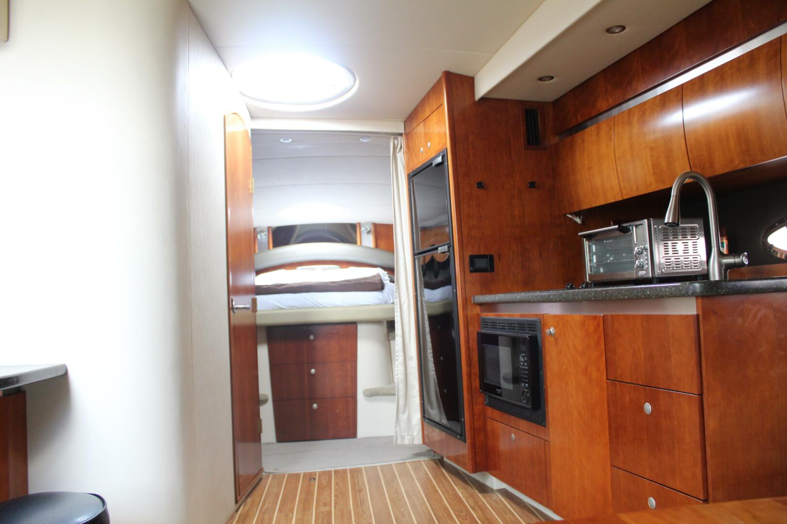 2007 Cruisers Yachts 420 Express - Image 25