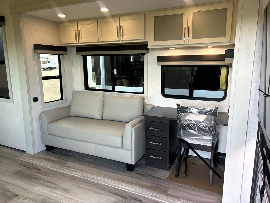 2026 Keystone AVALANCHE 366LS - Image 7