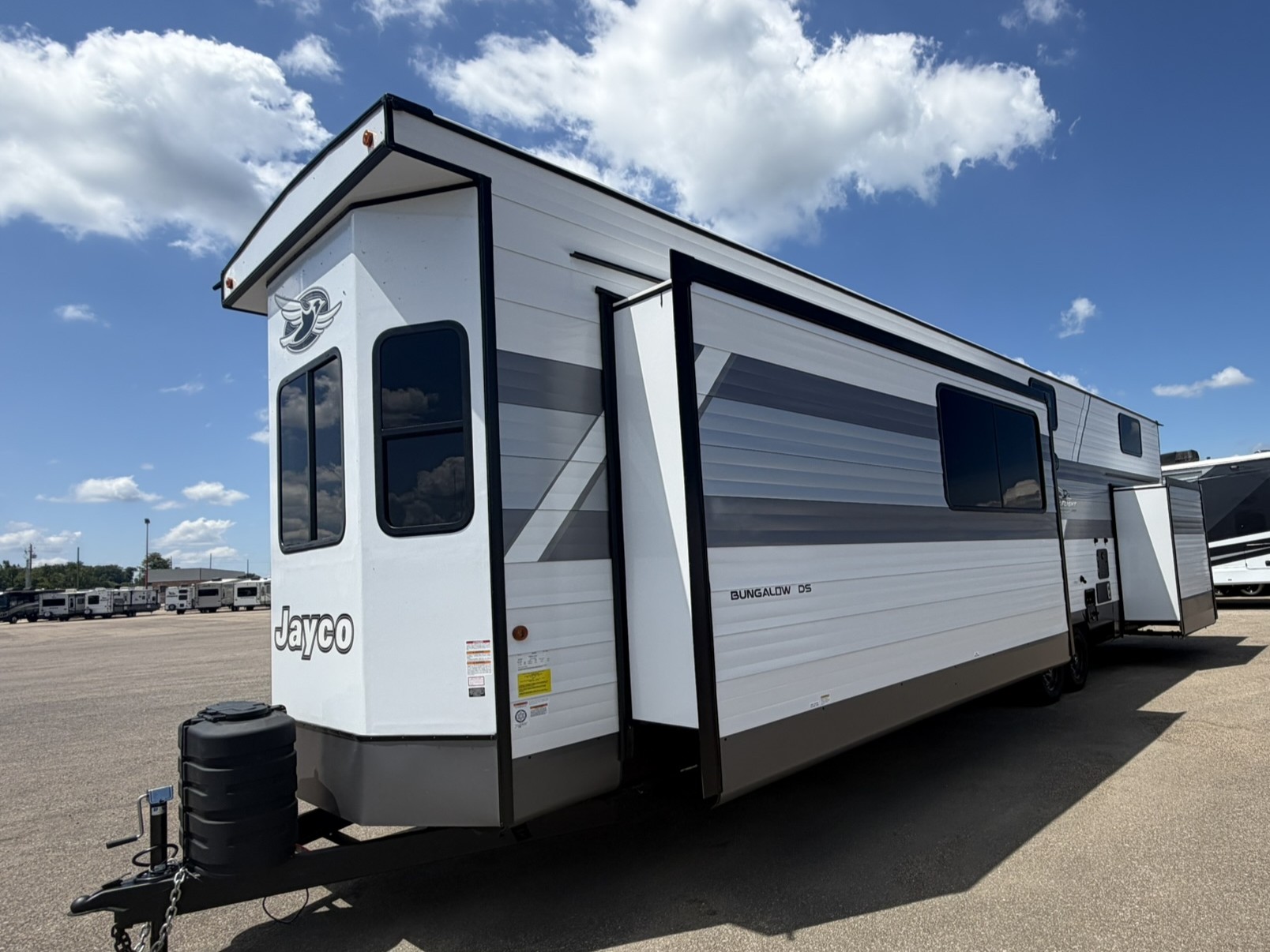 2027 JAYCO JAY FLIGHT BUNGALOW 404LOFT - Image 3