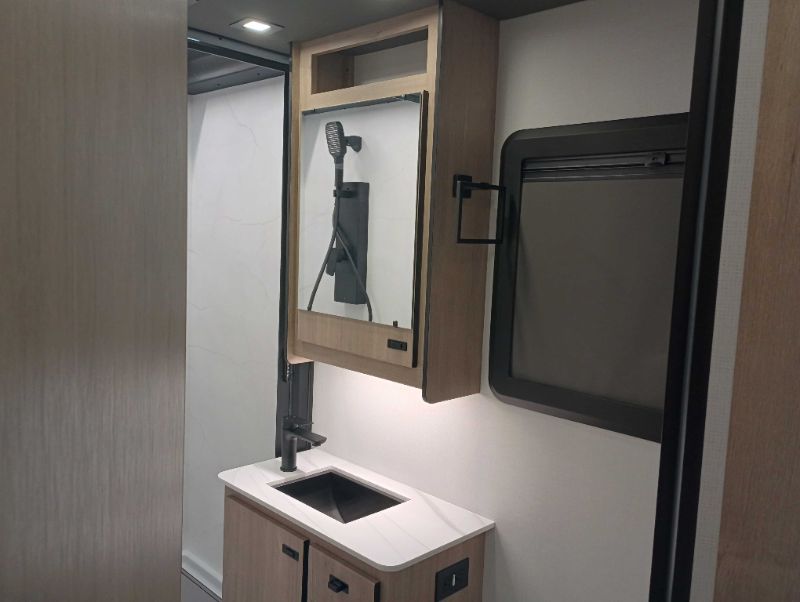 2026 Grand Design Lineage Series F 31ZW - Image 17