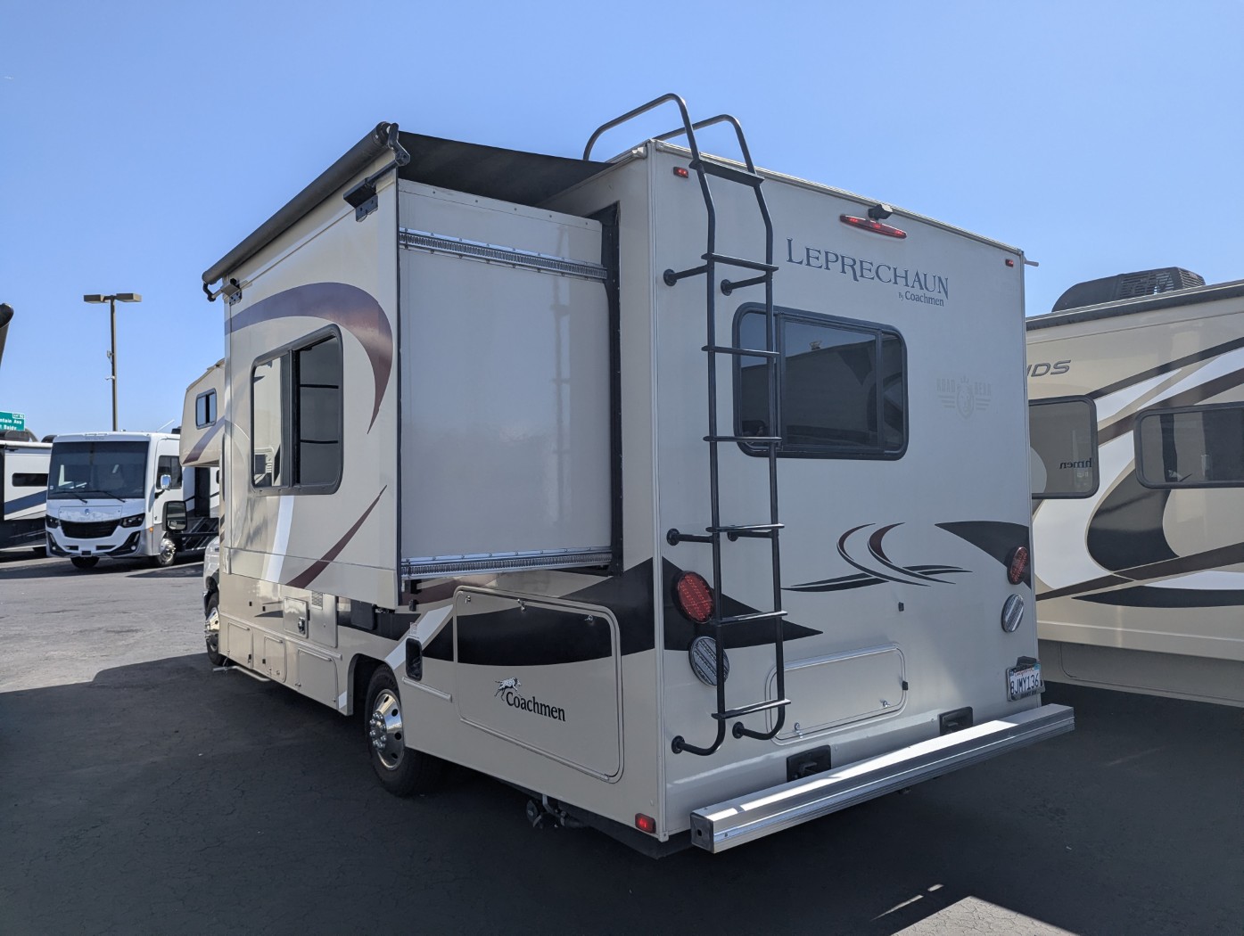 2020 Coachmen Leprechaun 260RS - Image 5