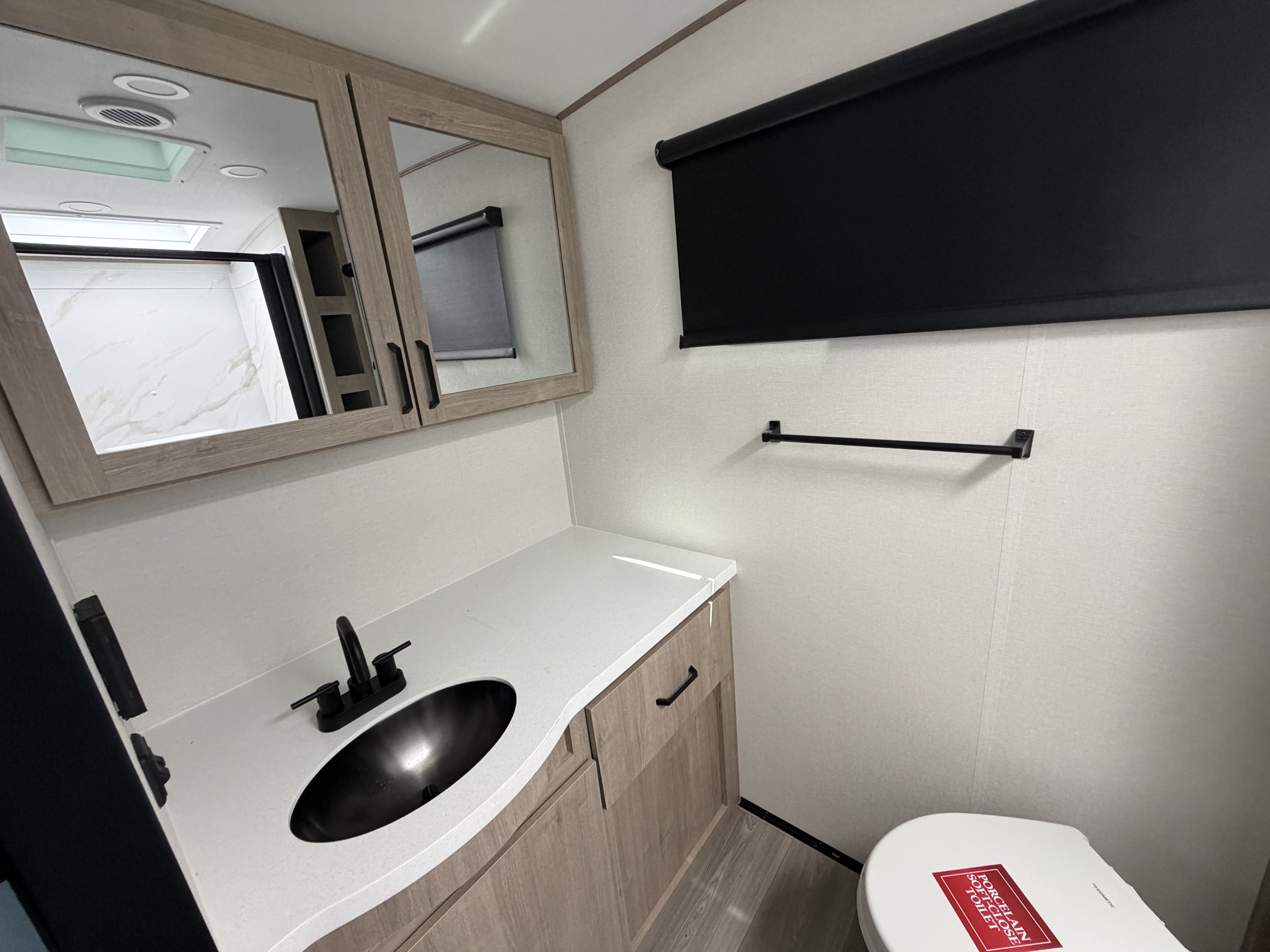 2027 Grand Design Imagine 2300MK - Image 13