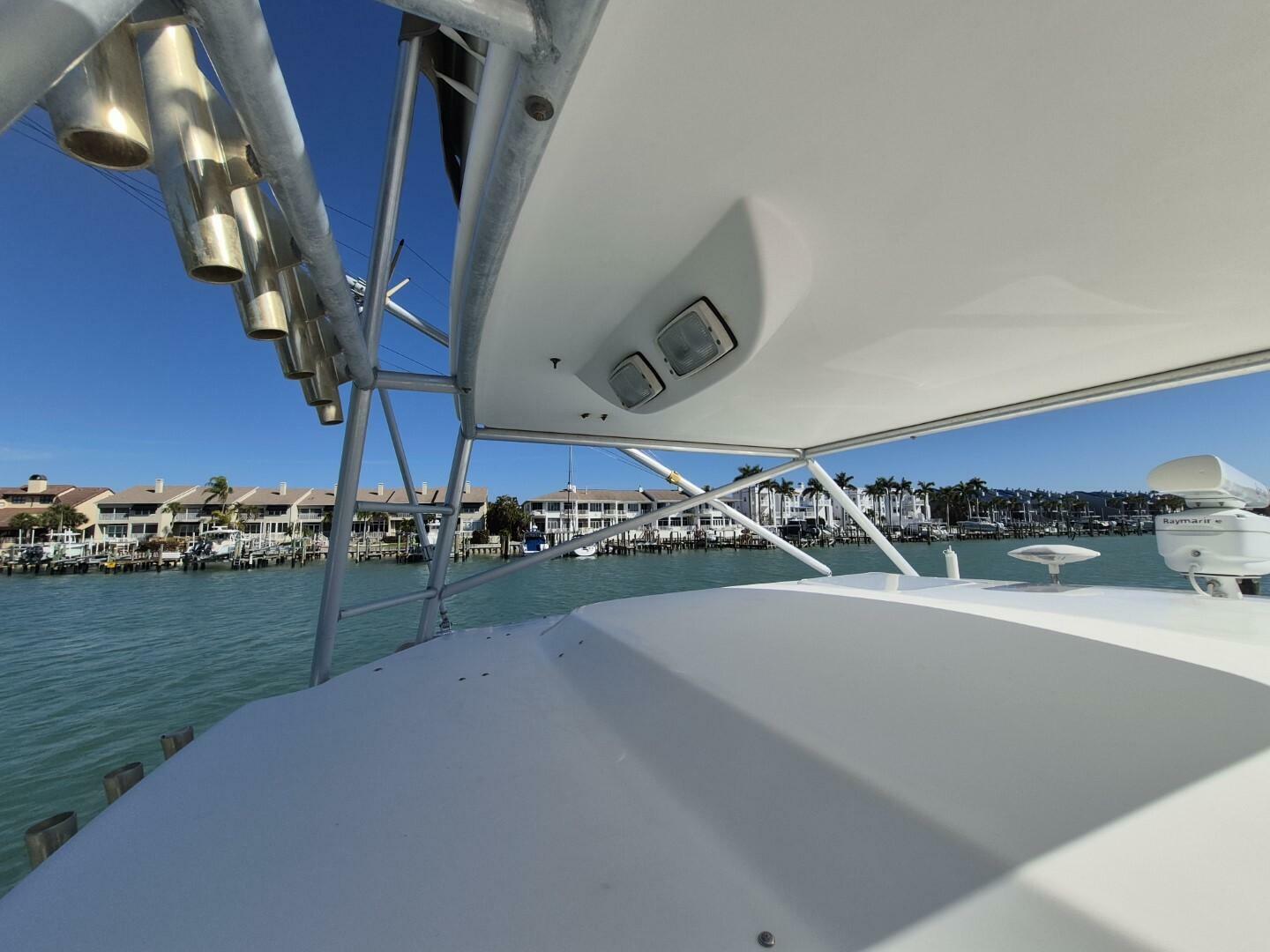 2004 Riviera 4000 Offshore - Image 26