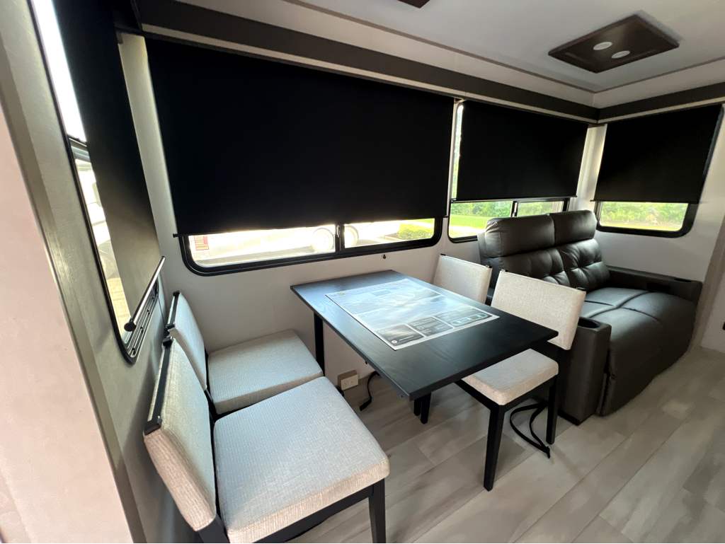 2026 GRAND DESIGN INFLUENCE 3704BH - Image 8
