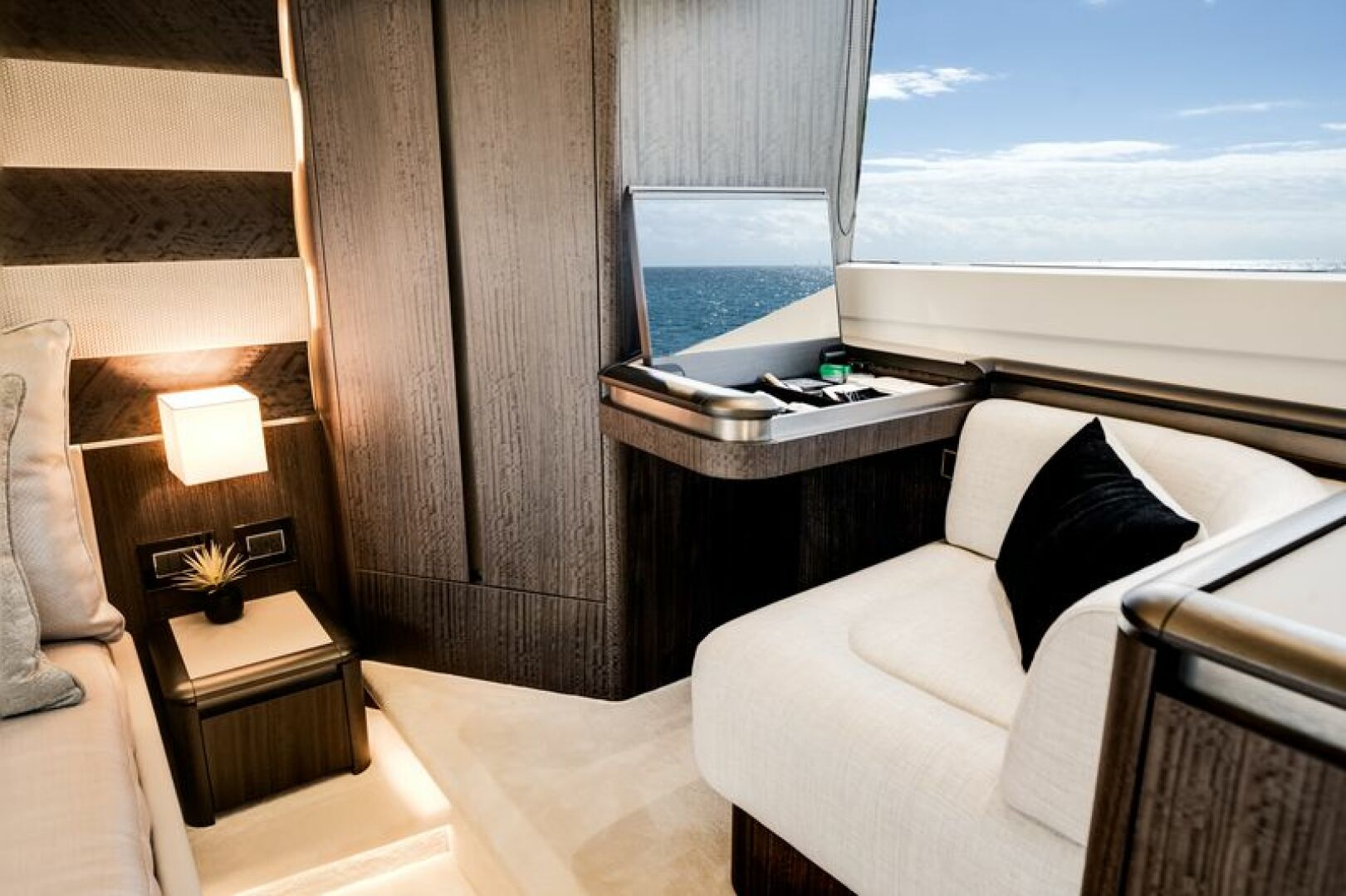 2024 Galeon 560 FLY Base - Image 14