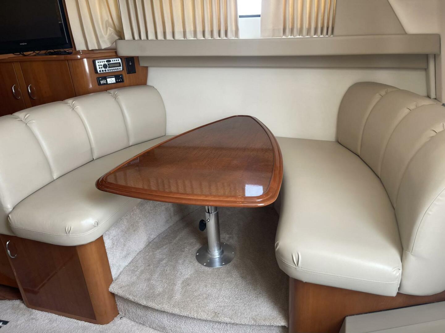 2006 Carver 36 Mariner - Image 17