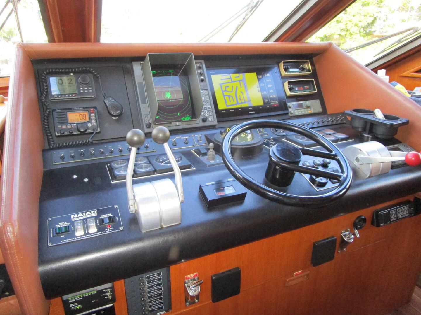 1990 Viking Cockpit Motor Yacht - Image 2