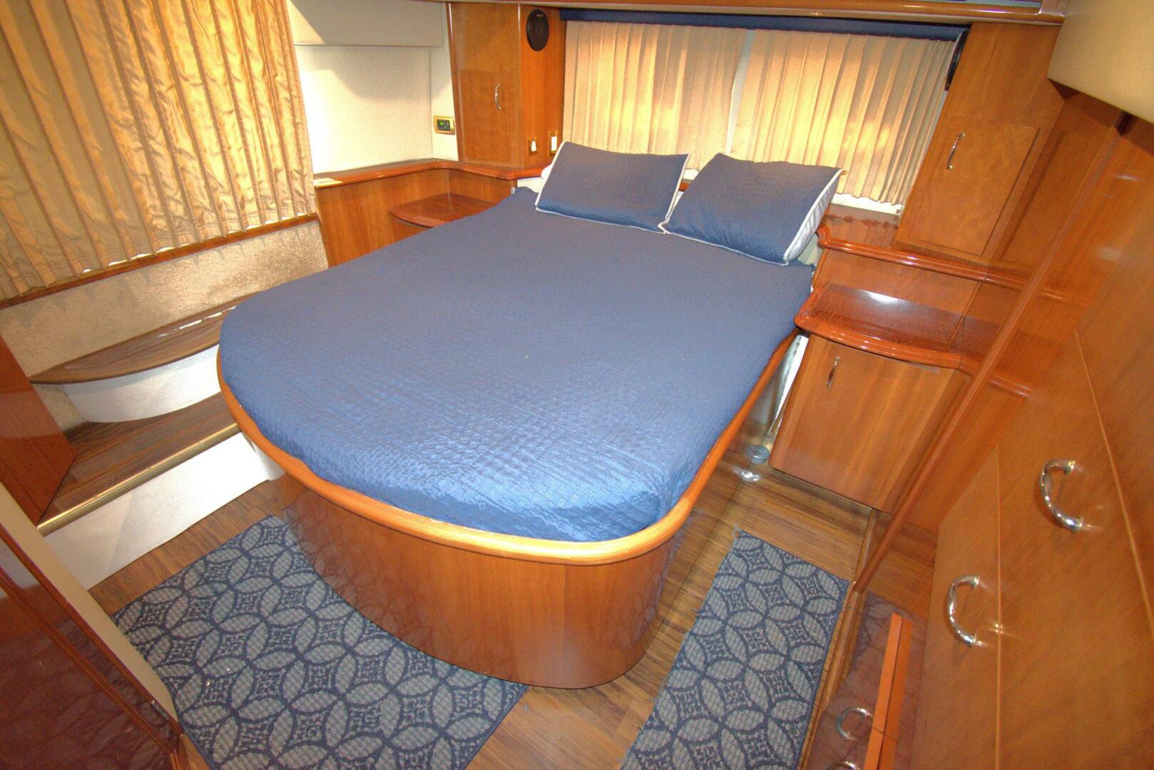 2005 Carver 444 Cockpit Motor Yacht - Image 33