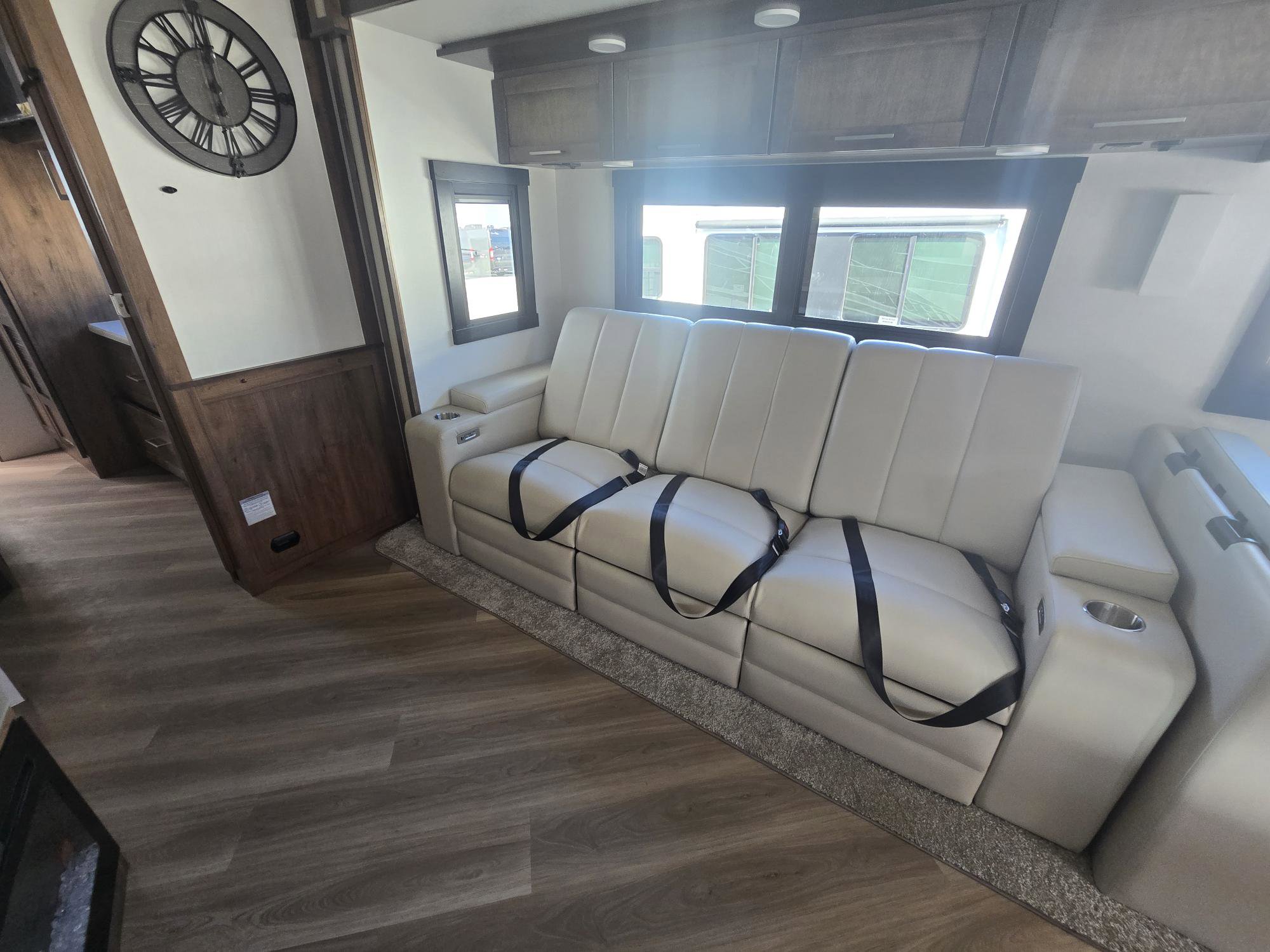 2026 JAYCO SENECA 37K - Image 23