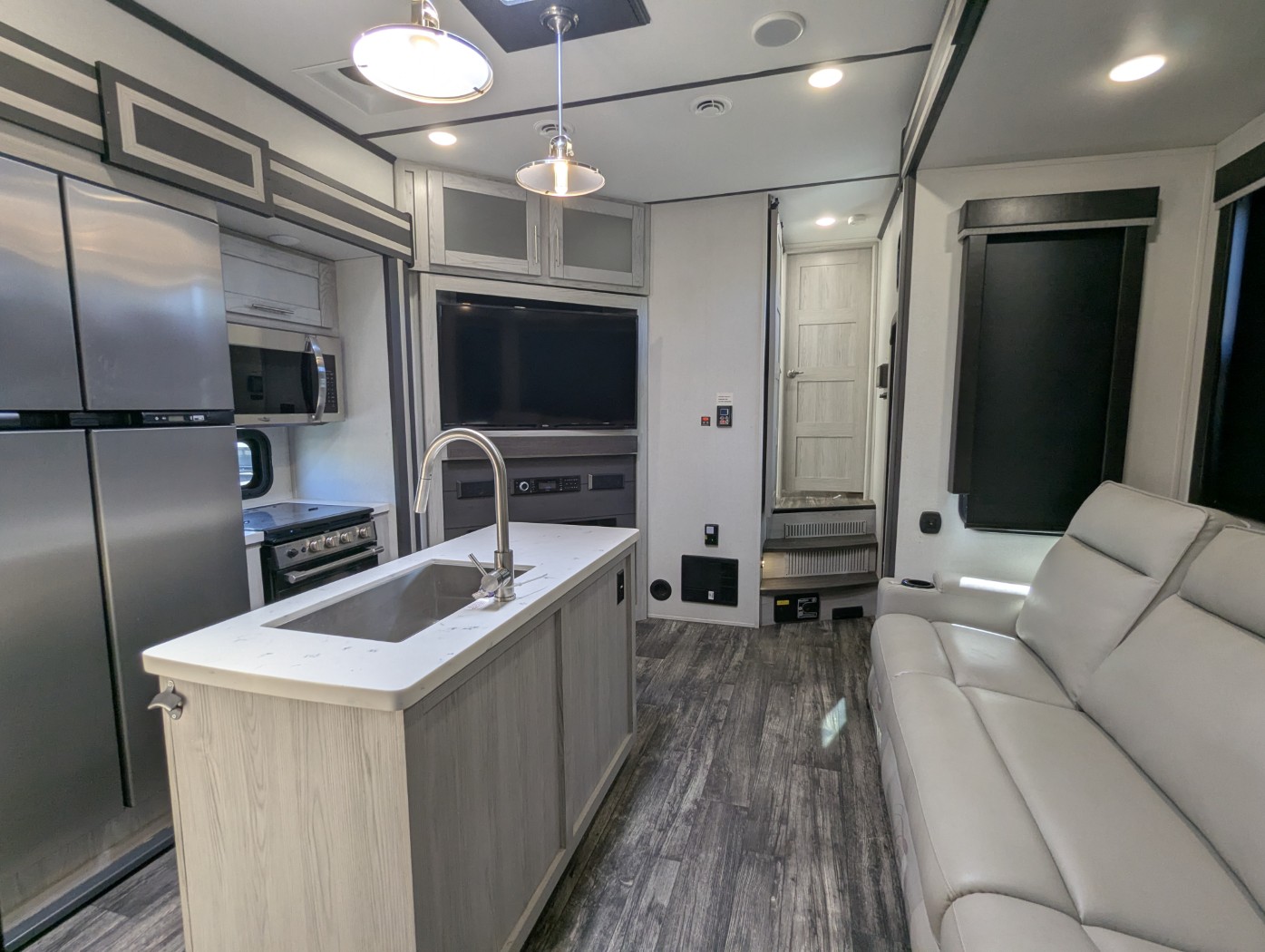 2023 Keystone Fuzion 357 - Image 27