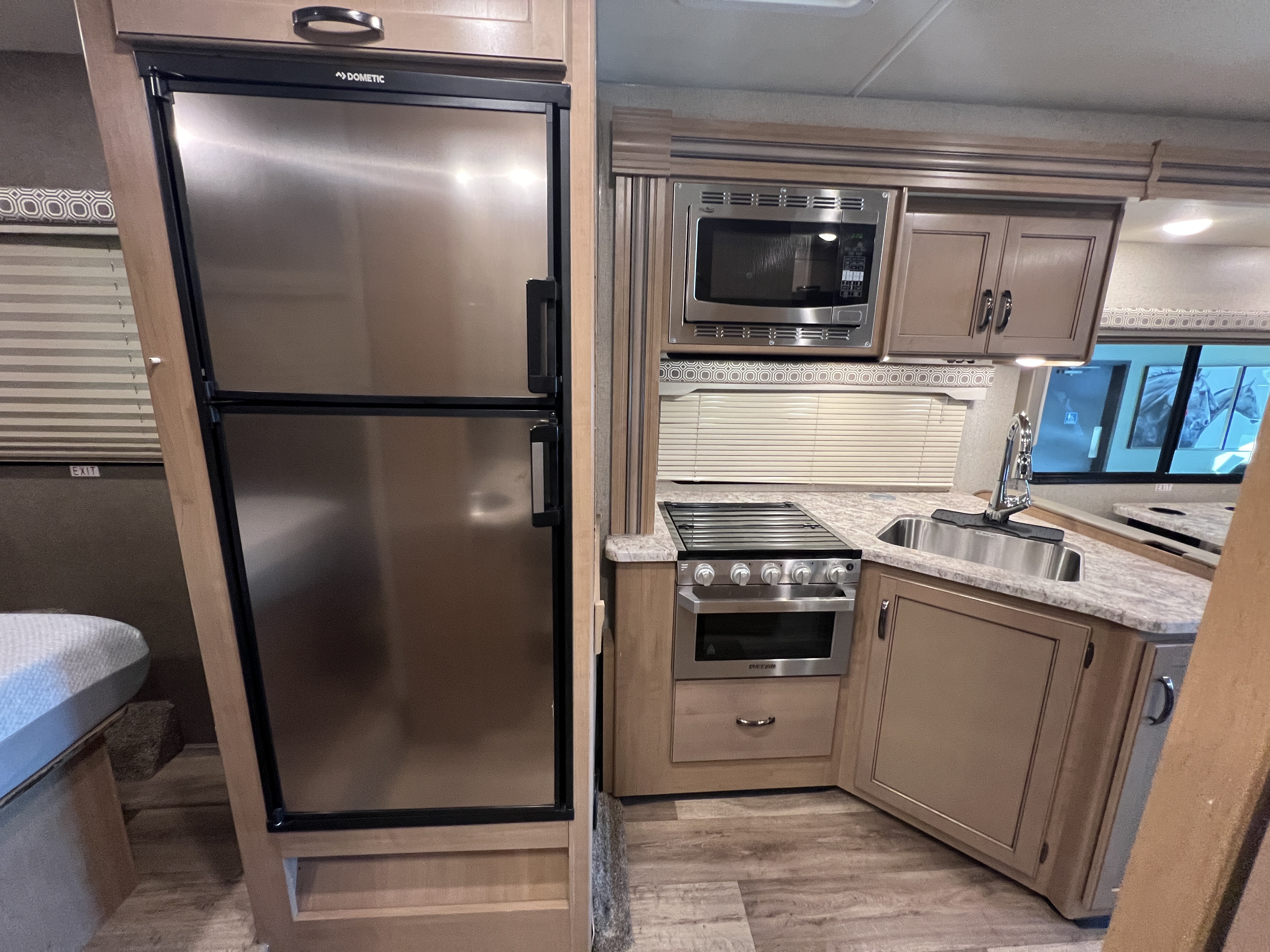 2021 Thor Motor Coach Four Winds 28Z - Image 3
