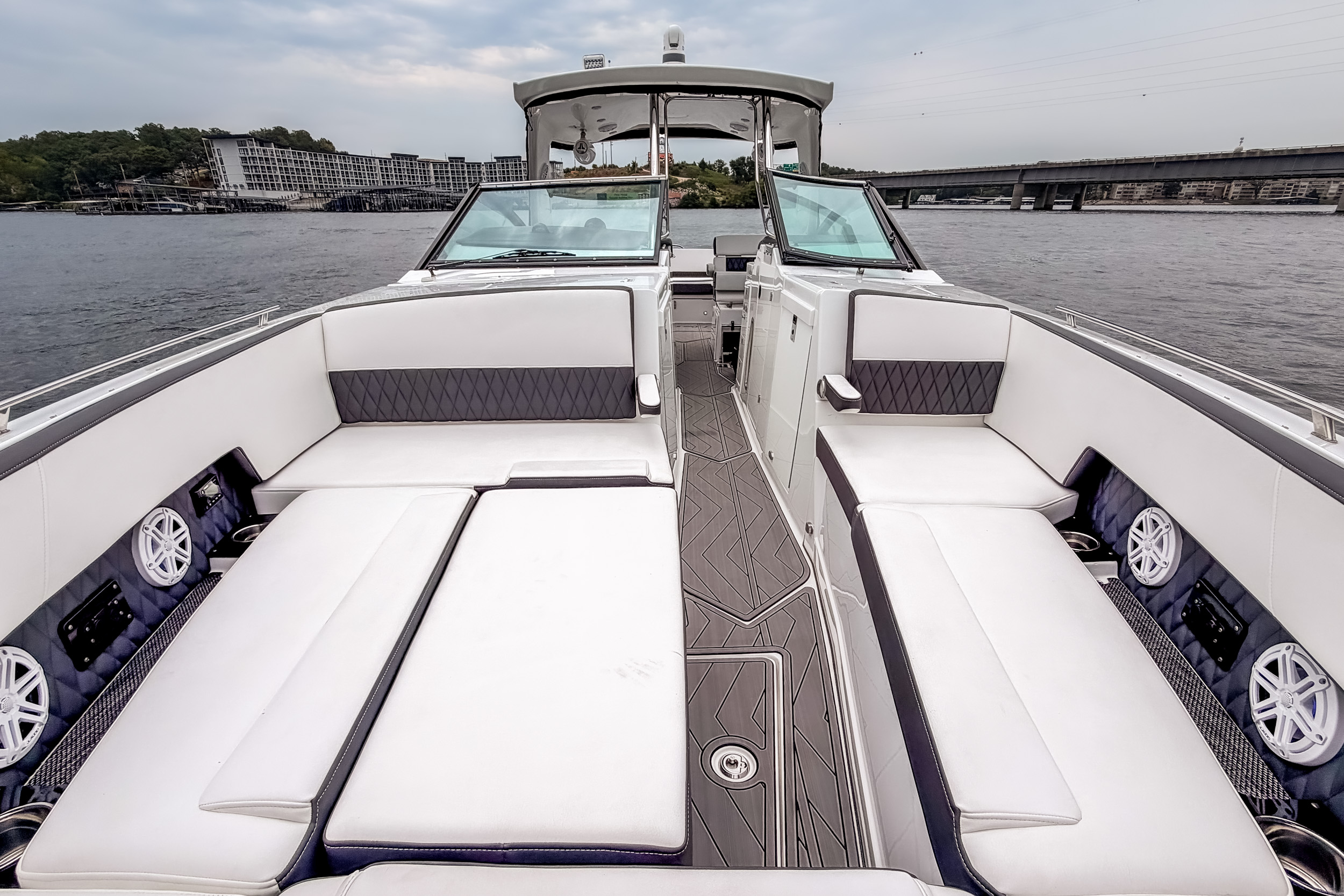 2022 Monterey 378SS - Image 30