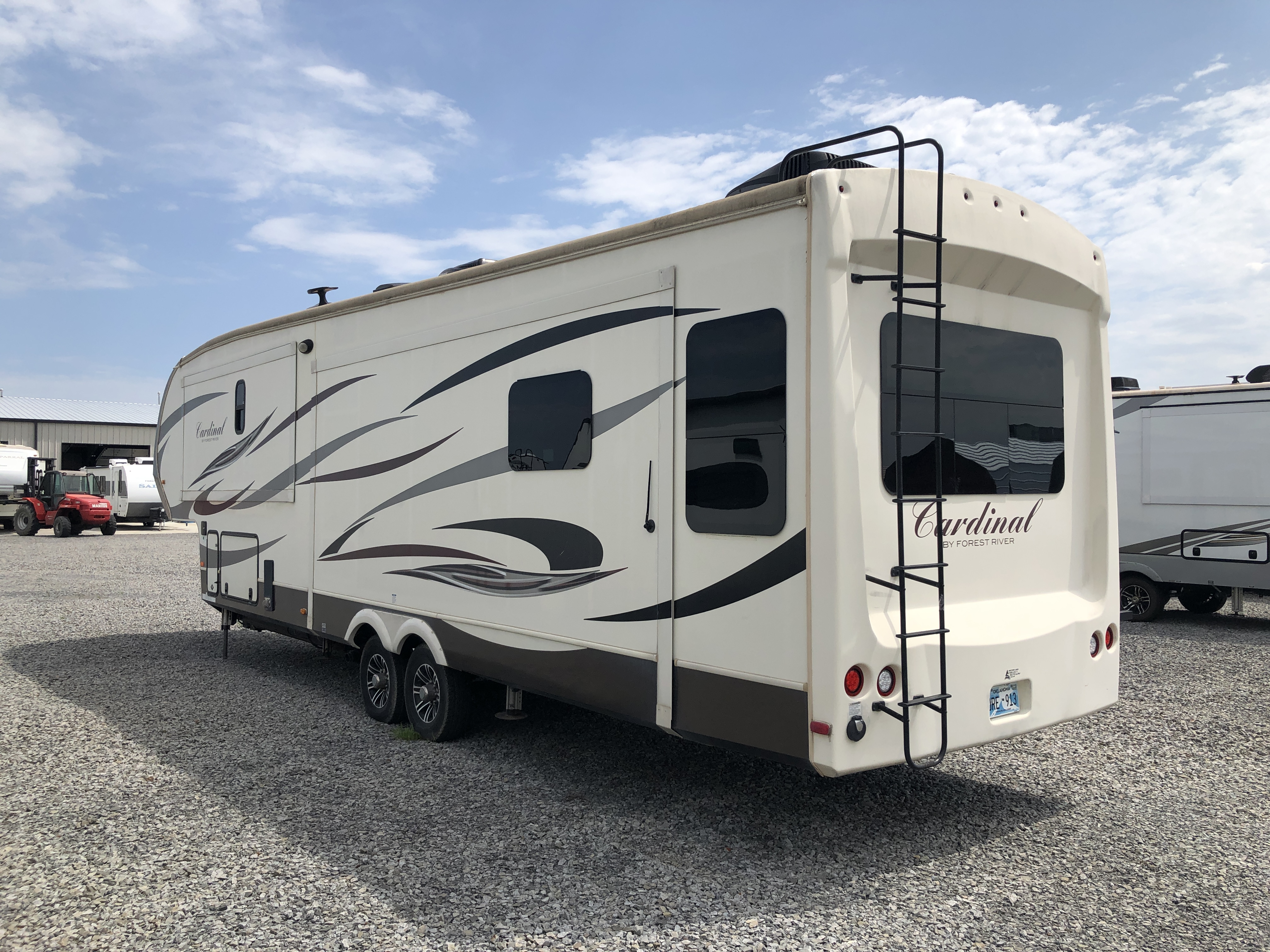 2016 Forest River Cardinal 3850RL - Image 5