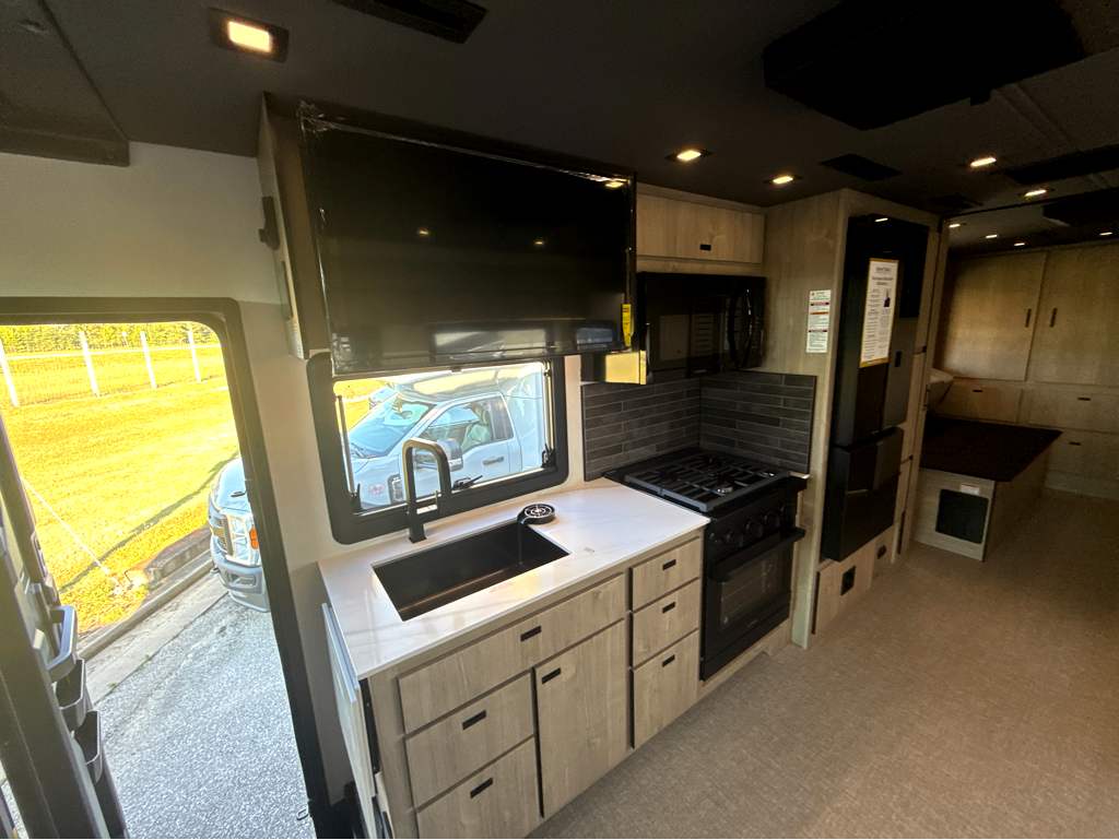 2027 GRAND DESIGN LINEAGE SERIESF 31ZW - Image 17