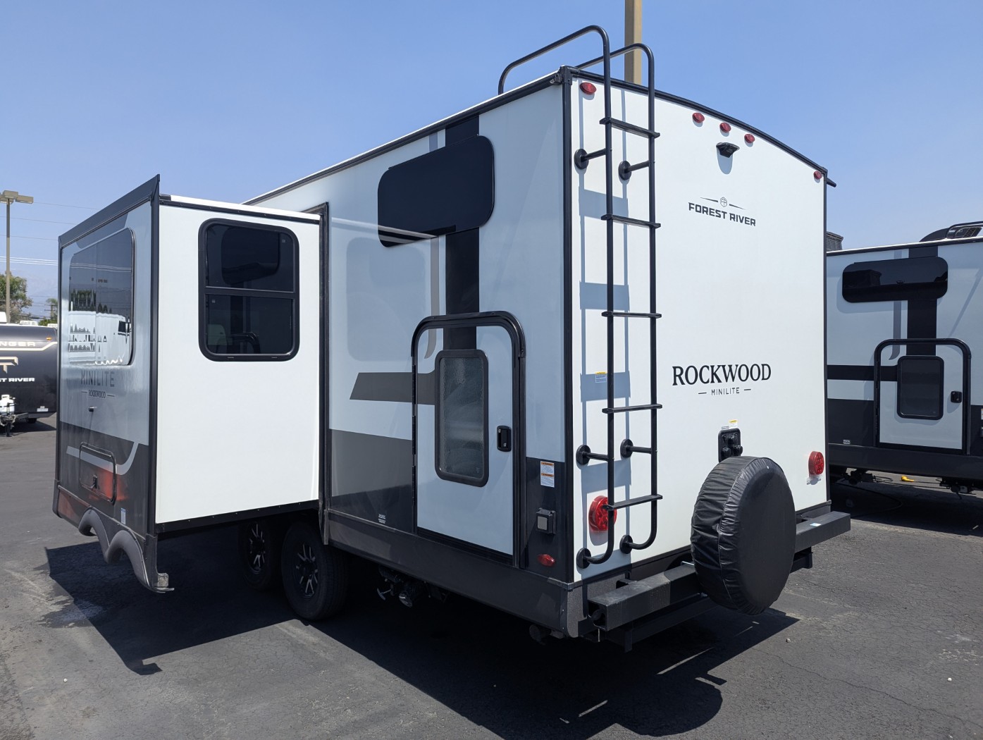 2026 Forest River Rockwood Mini Lite 2520BH - Image 4