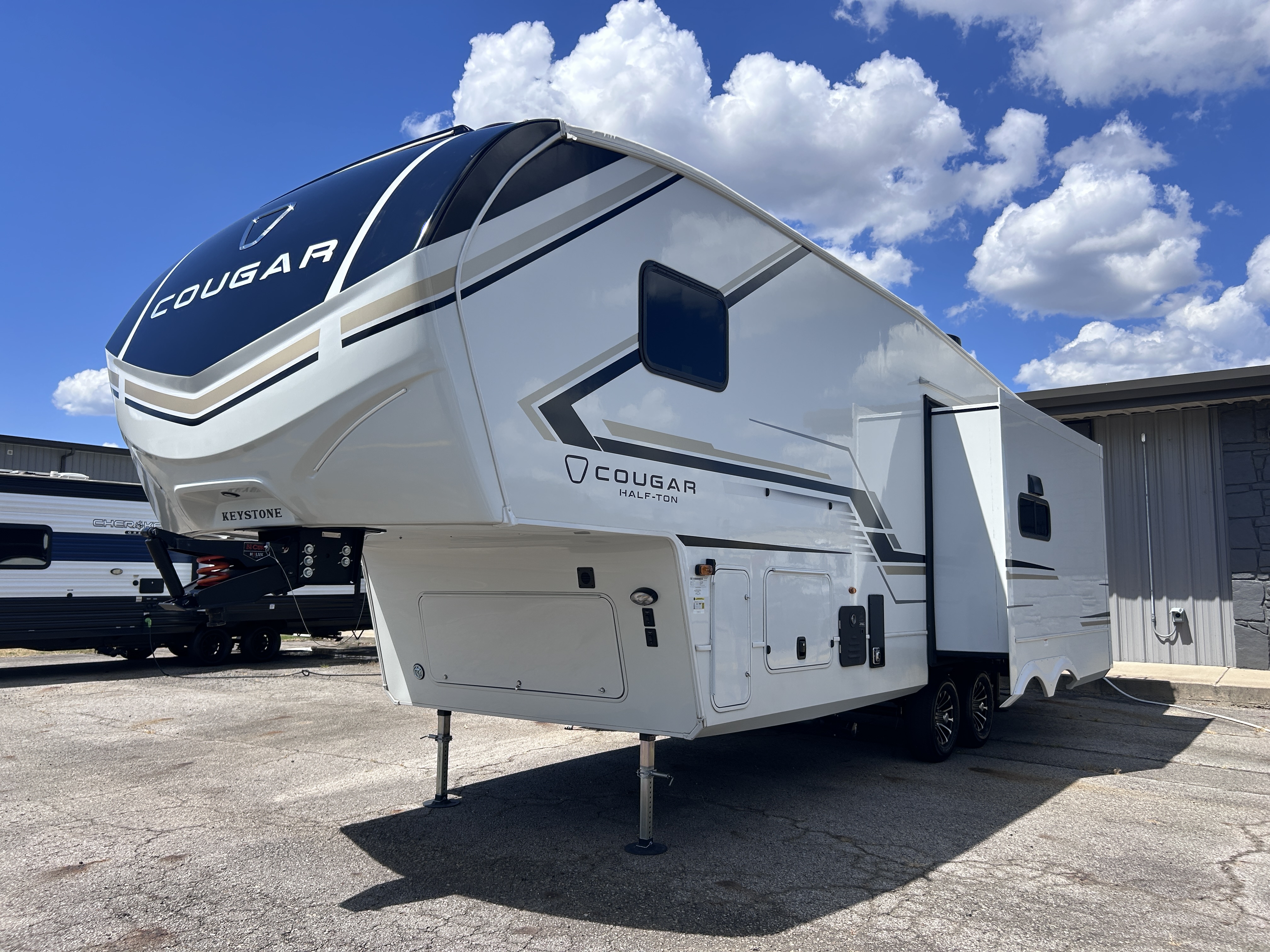 2026 Keystone Cougar Half-Ton 26RES - Image 4