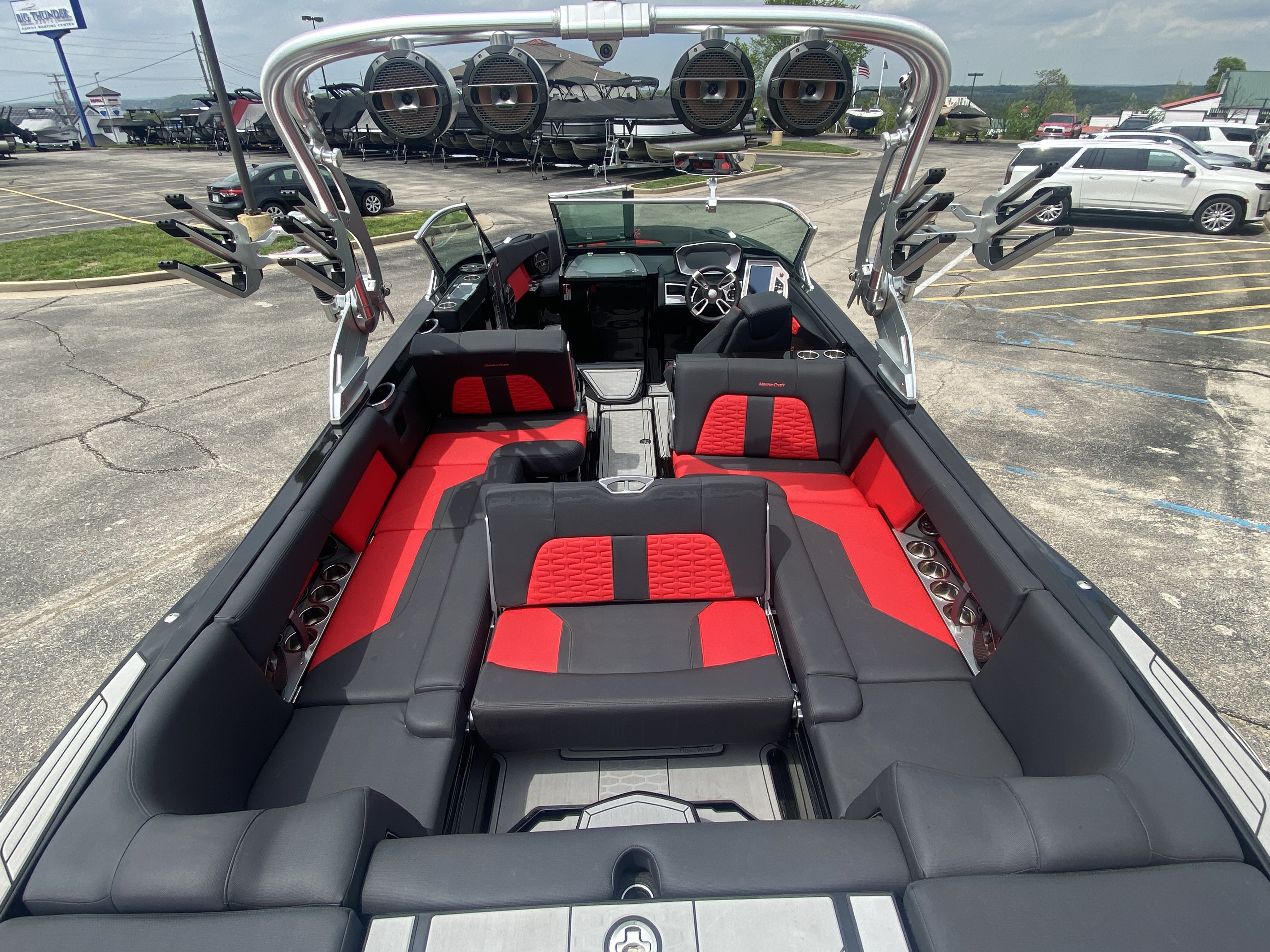 2021 MasterCraft X26 - Image 11