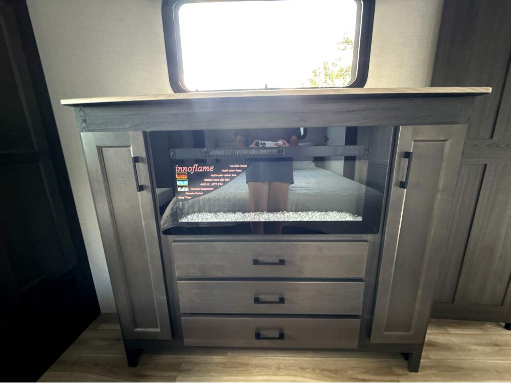 2027 VENTURE RV SPORTTREK 336VRK - Image 24