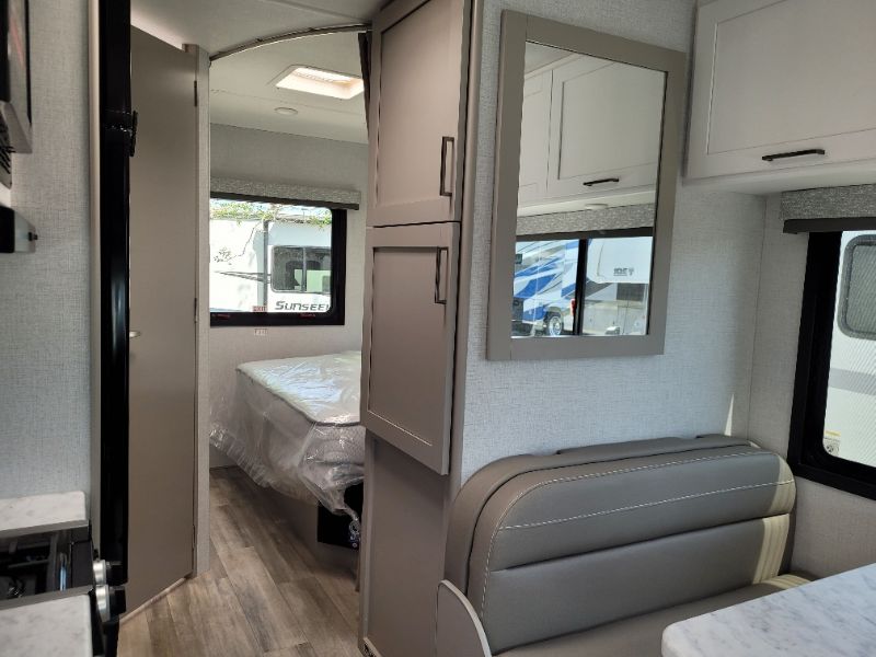 2026 Thor Motor Coach Four Winds Espec 22Z - Image 9