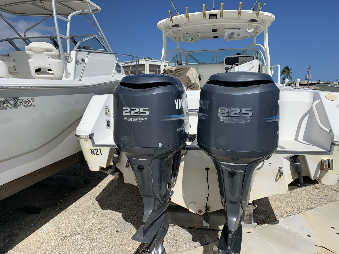 2003 Edgewater 265 Express - Image 3