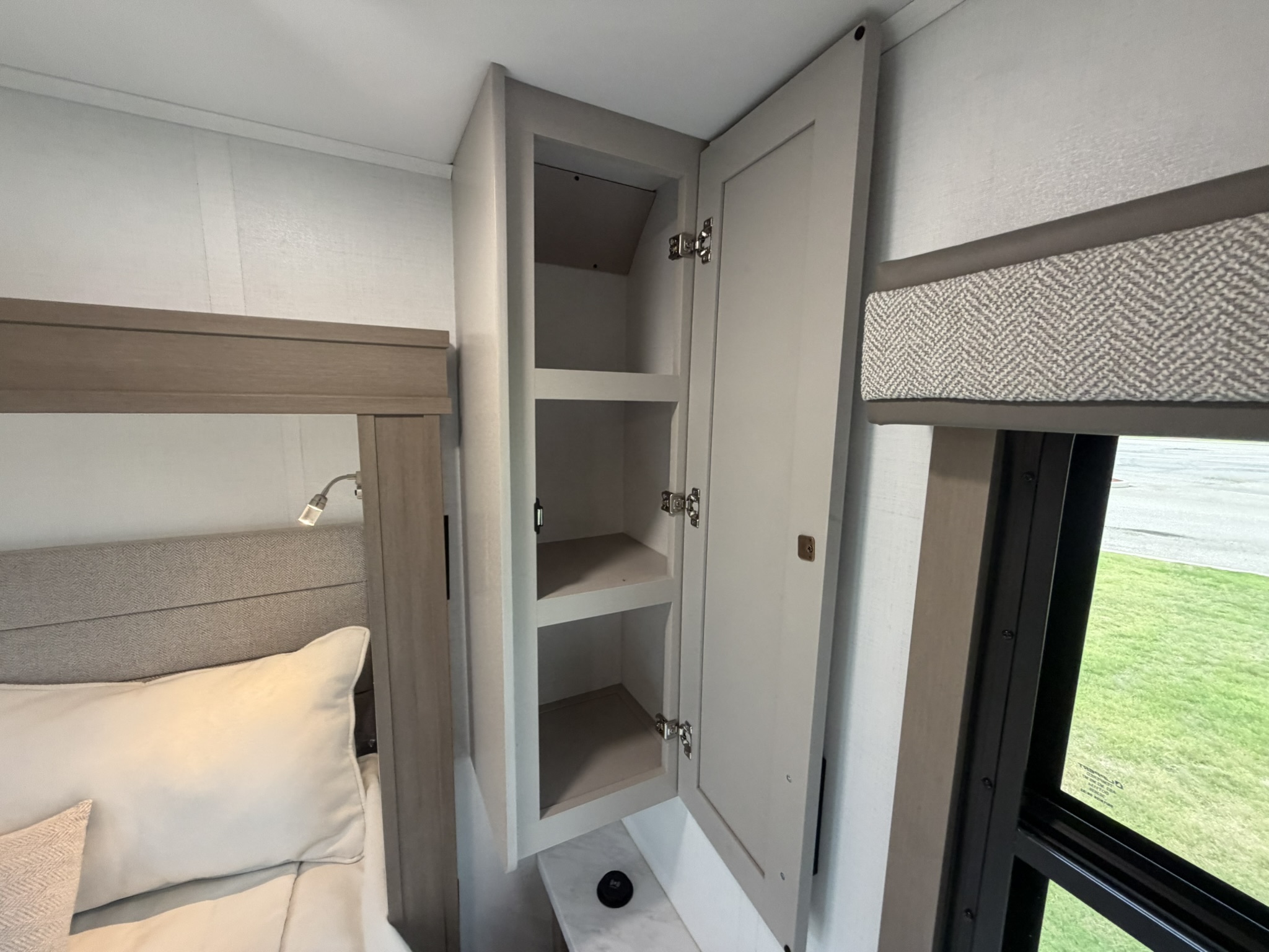 2027 JAYCO GREYHAWK 30Z - Image 46