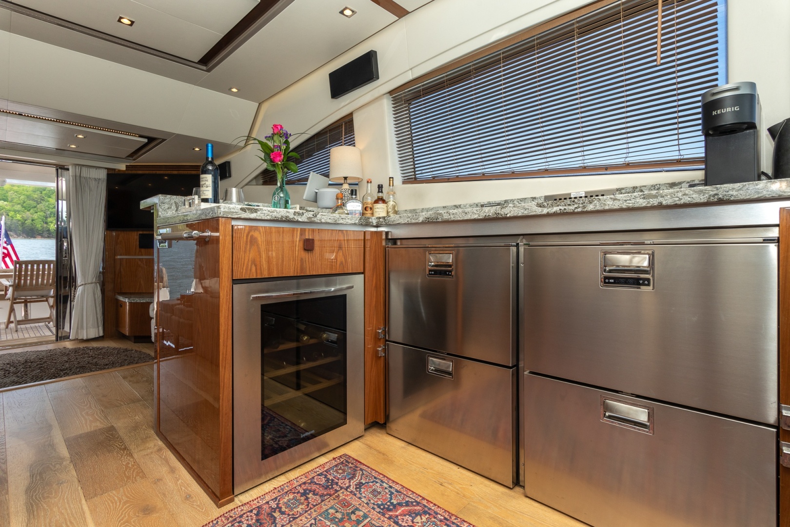 2018 Sea Ray L650 FLY - Image 23