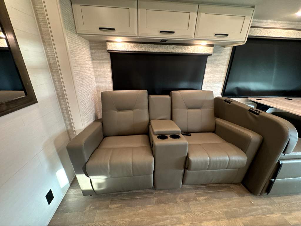 2025 JAYCO GREYHAWK 30Z - Image 26