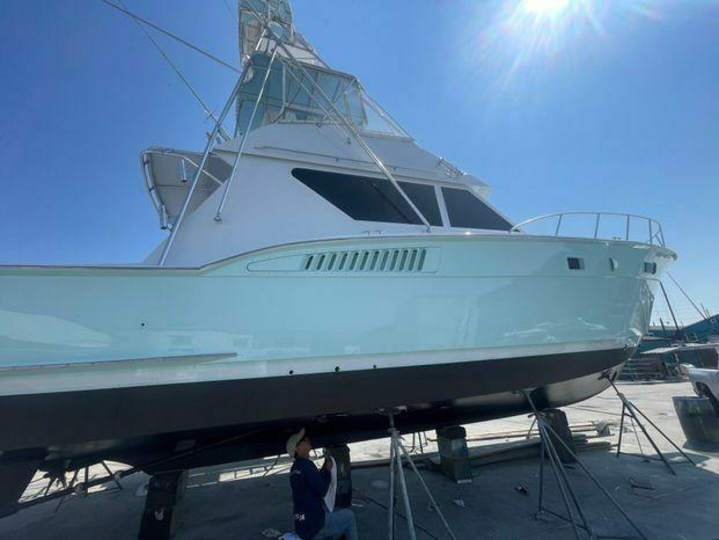 1990 Hatteras 45 Convertible - Image 5