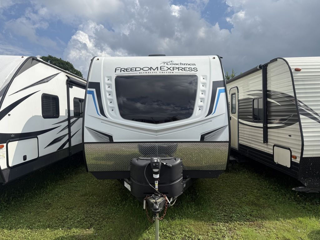 2022 Coachmen FREEDOM EXPRESS - Image 1