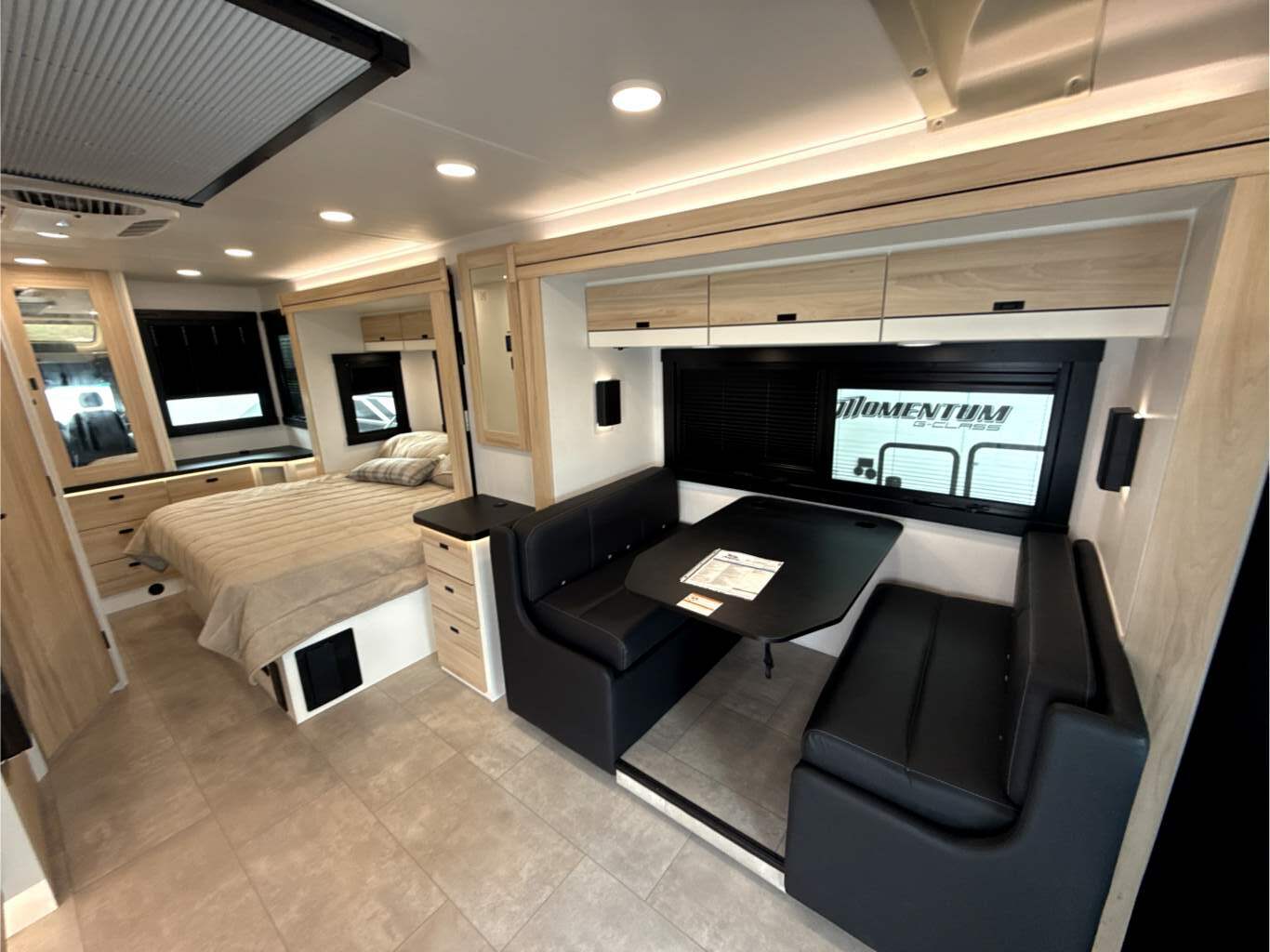 2027 JAYCO MELBOURNE PRESTIGE 25LP - Image 12