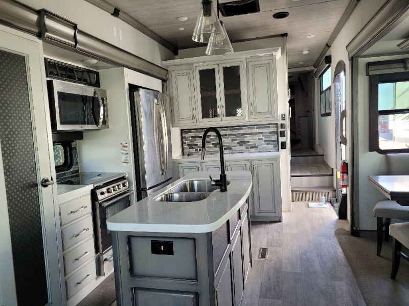 2021 Keystone Montana 3813MS - Image 10
