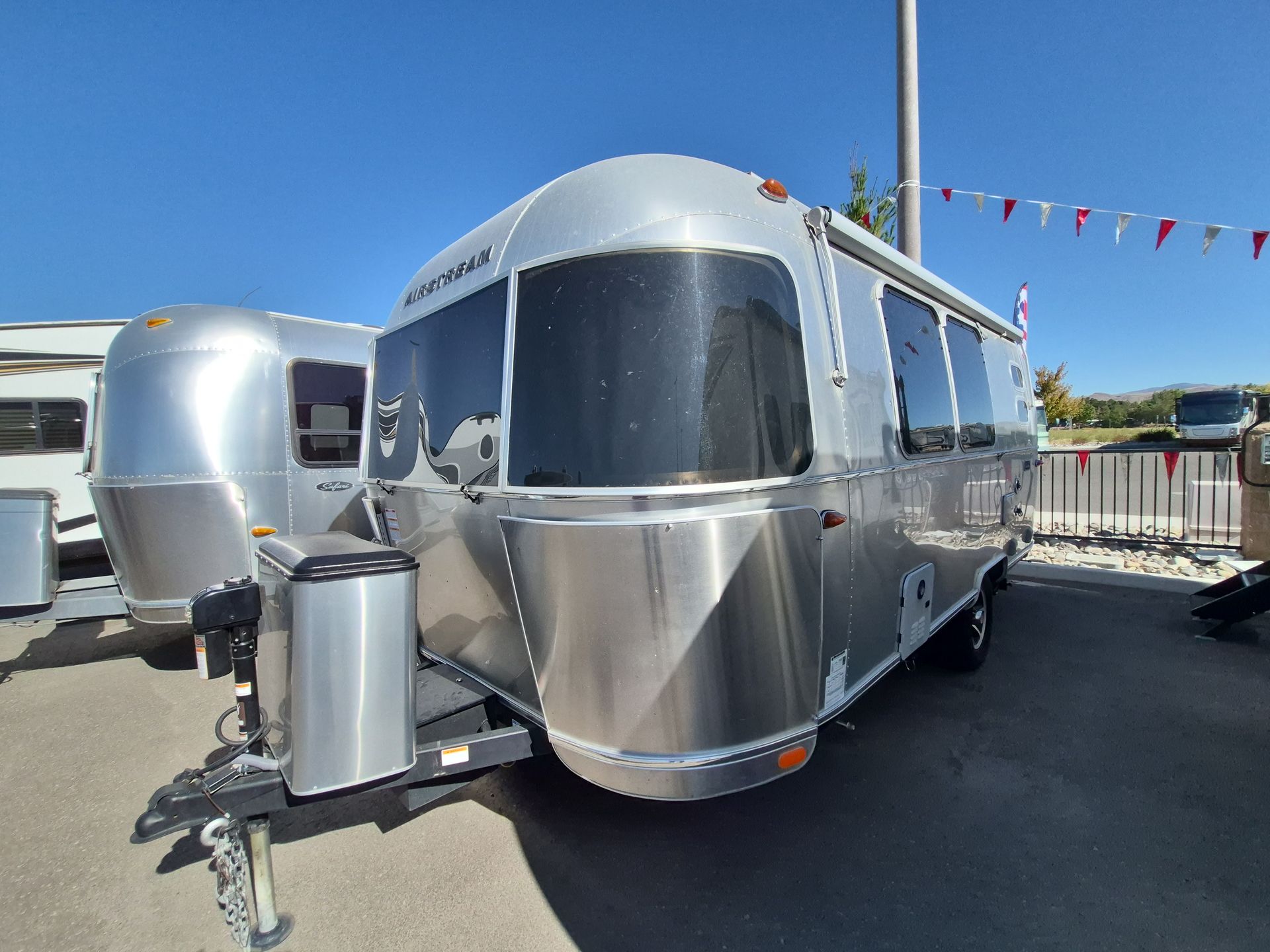 2024 Airstream Caravel 20FB - Image 3