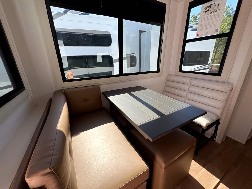 2026 GRAND DESIGN SOLITUDE 414LJMJ - Image 8