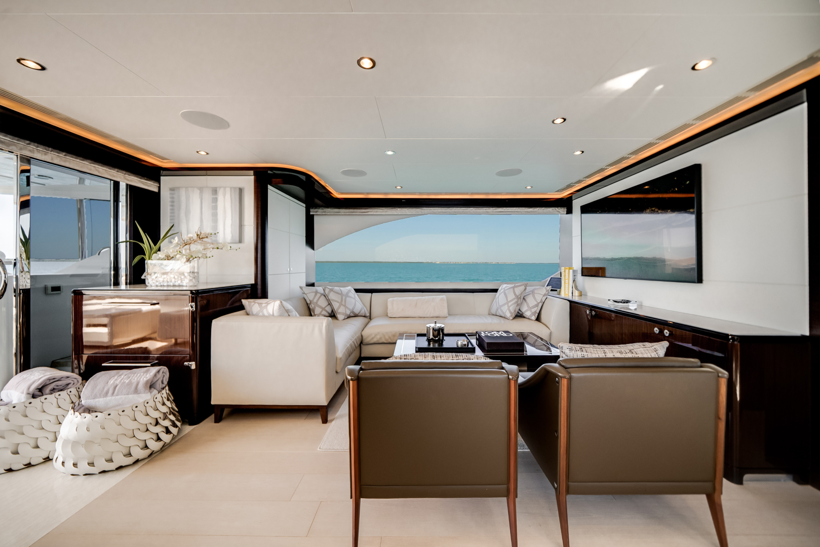 2022 Ocean Alexander 37L - Image 81