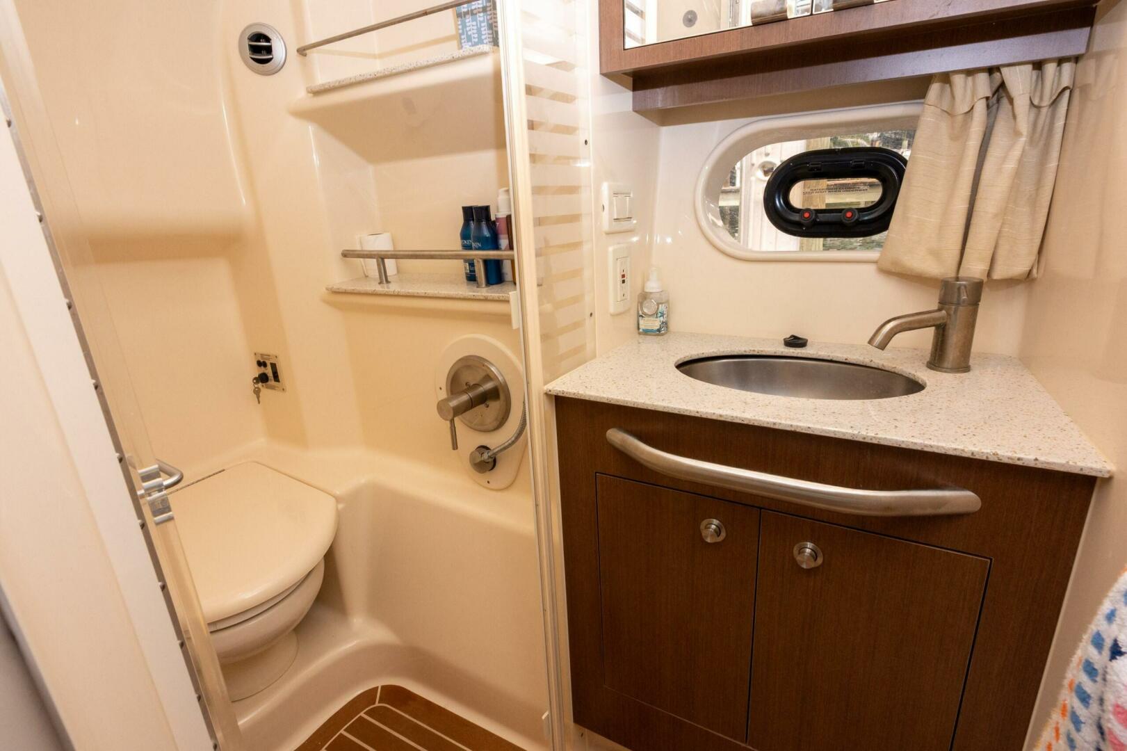 2013 Sea Ray 370 Sundancer - Image 42