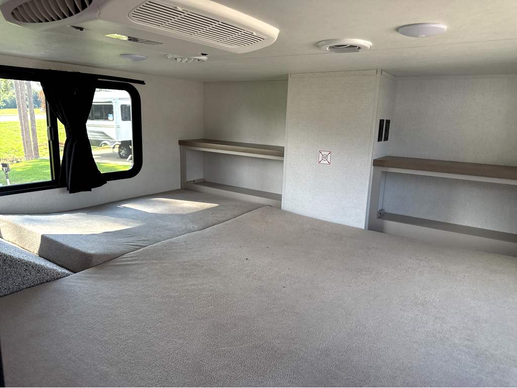 2027 JAYCO JAY FLIGHT BUNGALOW JAYLOFTDS - Image 11