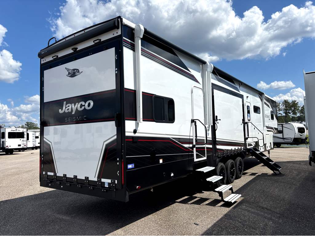 2026 JAYCO SEISMIC 413 - Image 6