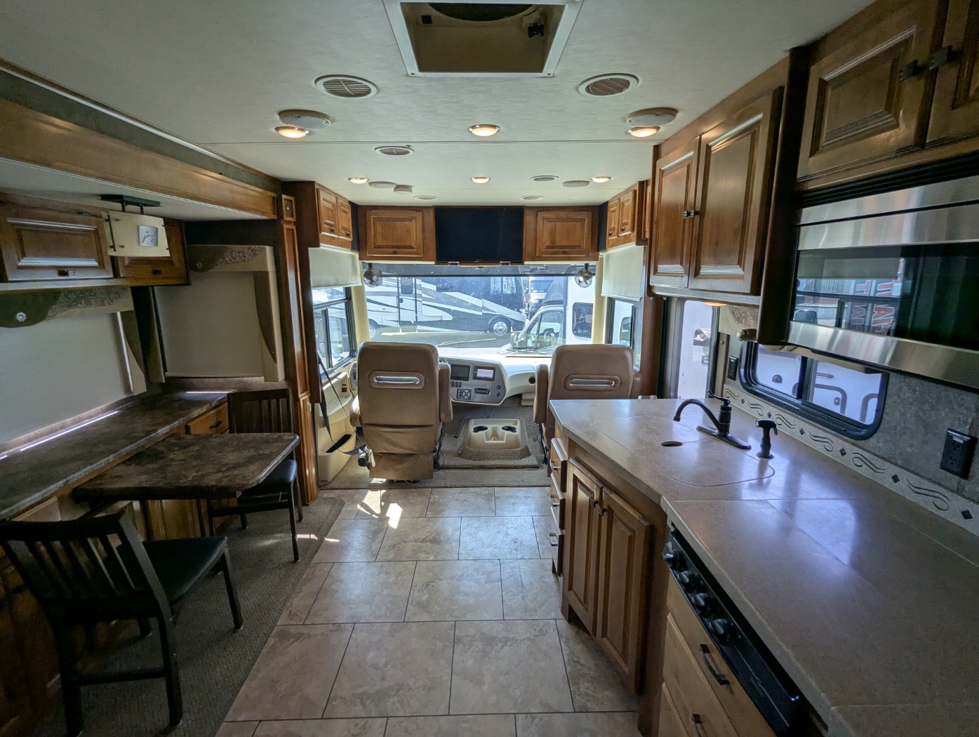 2014 Tiffin Allegro 36 LA - Image 42