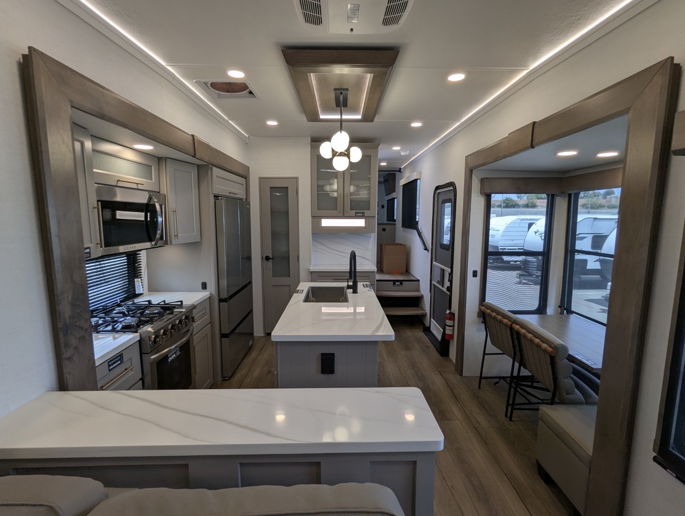 2025 Alliance RV Paradigm 375RD - Image 35