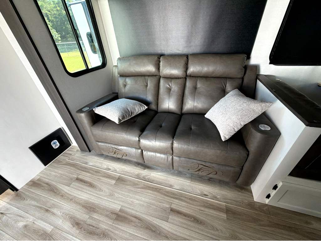 2027 VENTURE RV SPORTTREK 292VRB - Image 35