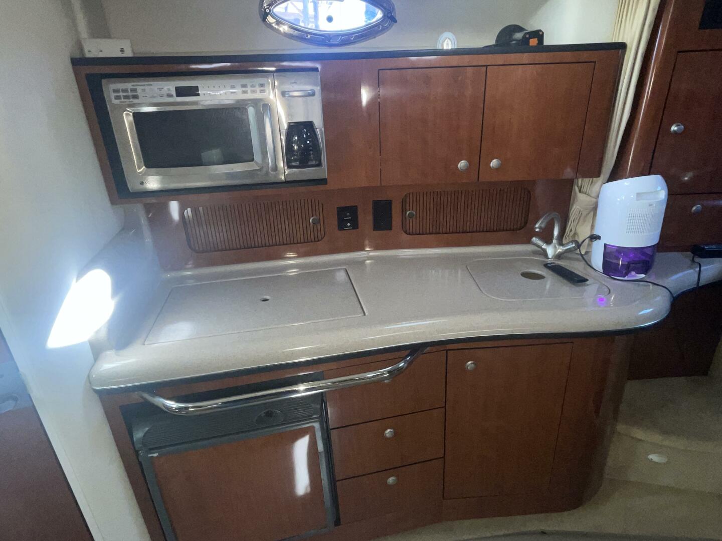 2006 Sea Ray 320 Sundancer - Image 26