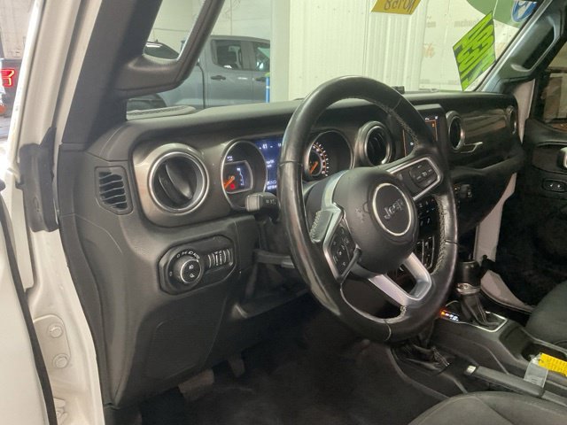 2020 Jeep Gladiator Crew Cab Rubicon 4WD - Image 17