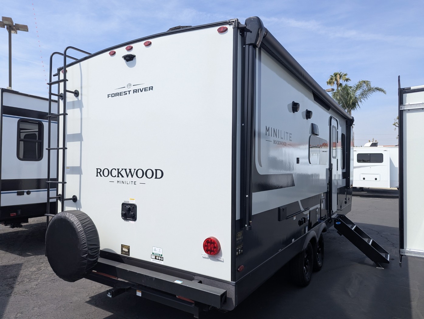 2026 Forest River Rockwood Mini Lite 2520BH - Image 5