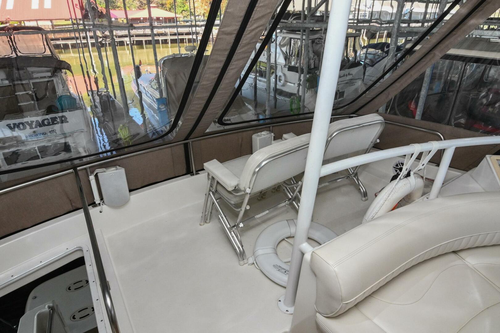 2002 Cruisers Yachts 5000 Sedan Sport - Image 93