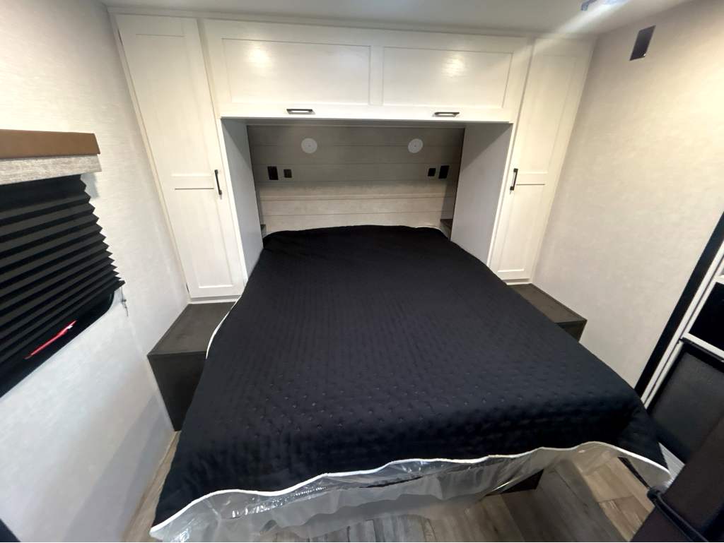 2026 VENTURE RV SIENNA 231VRK - Image 26