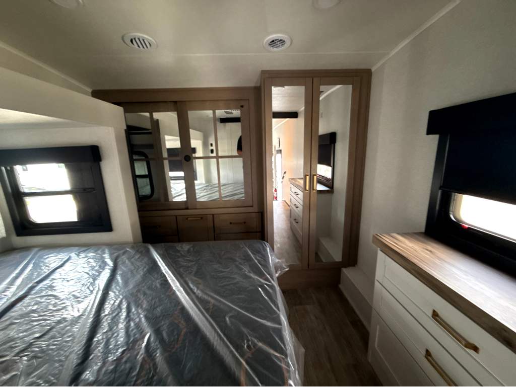 2027 JAYCO EAGLE 321RSTS - Image 22