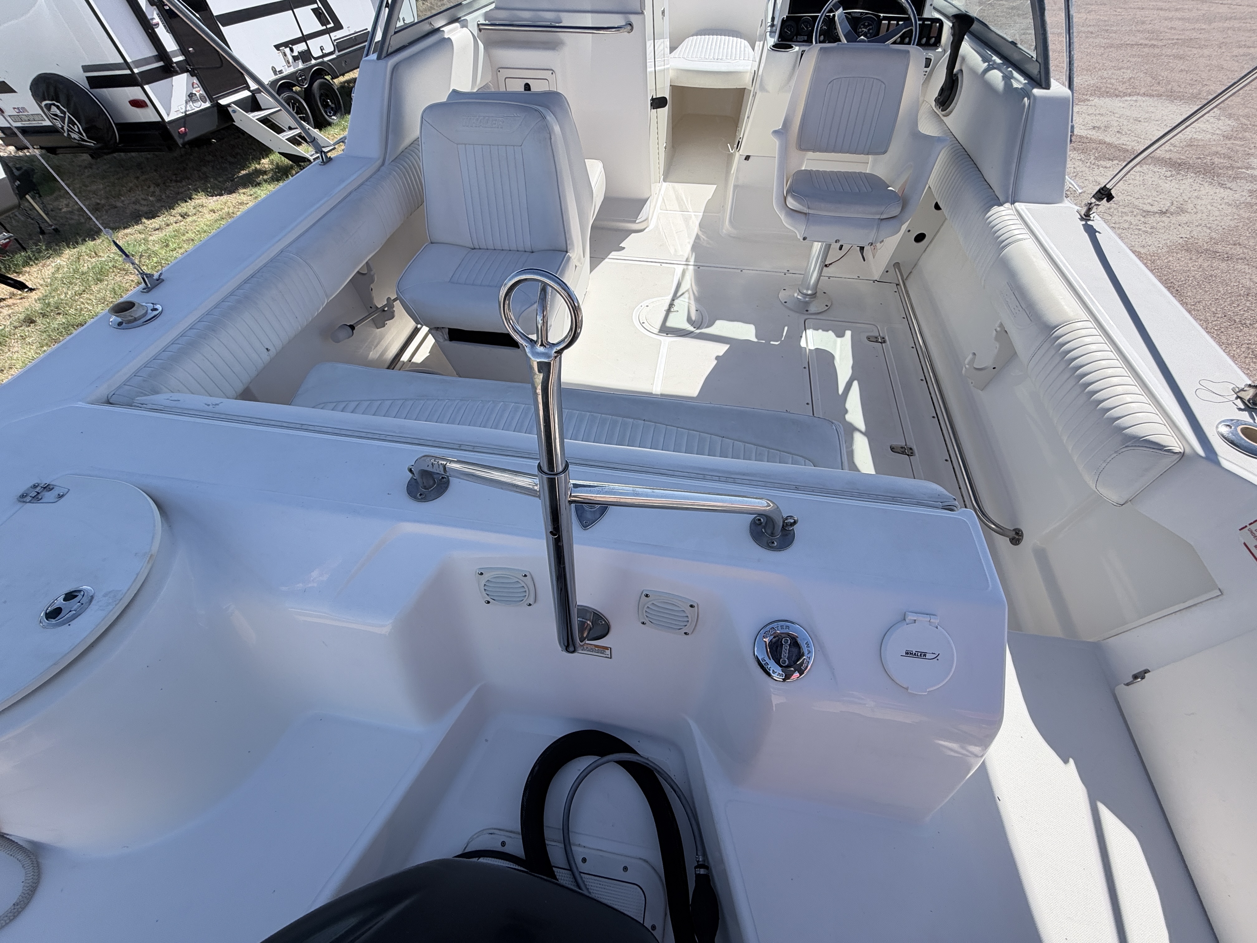 2003 BOSTON WHALER 210 VENTURA - Image 10